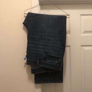 Lucky Jeans - 46 W x 32 L